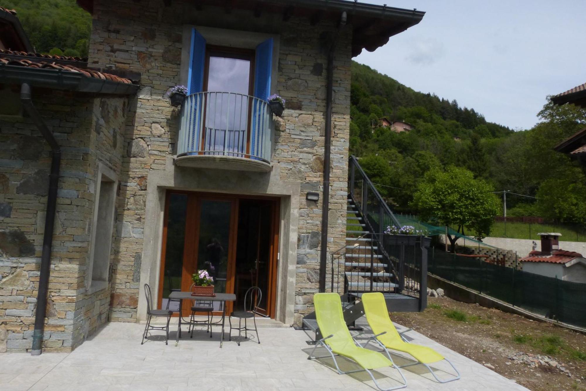 Giardino Tra I Laghi Bed & Breakfast ซาน เฟเดเล อินเตลวี ภายนอก รูปภาพ